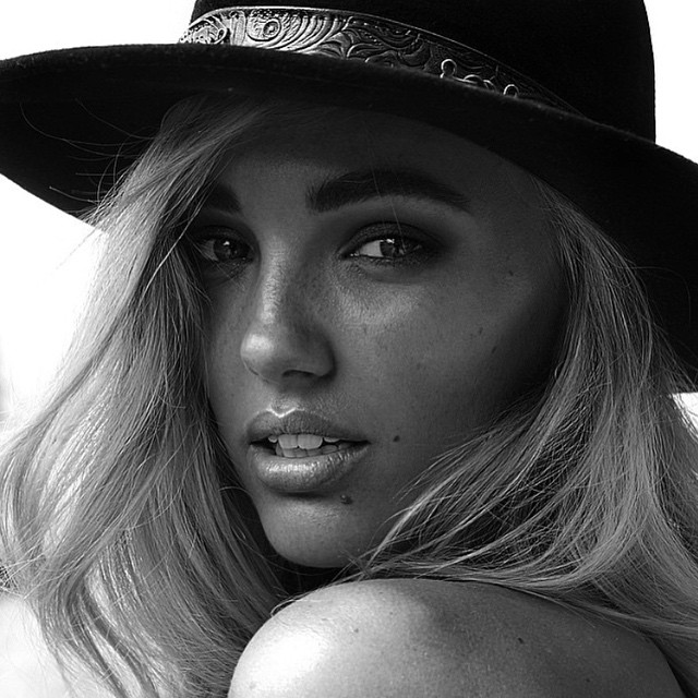 Brooke Hogan (I)