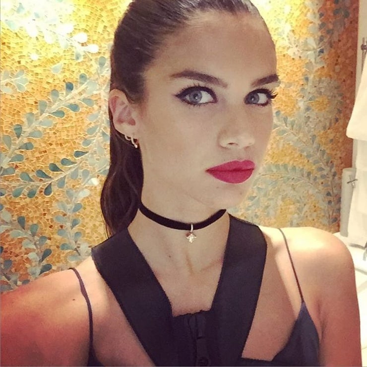 Sara Sampaio Sara Sampaio