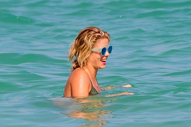 Emily Bett Rickards Emily Bett Rickards