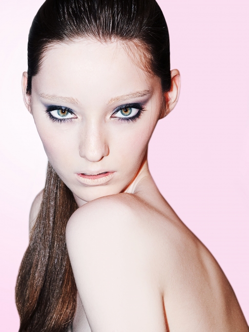Emma Dumont Emma Dumont