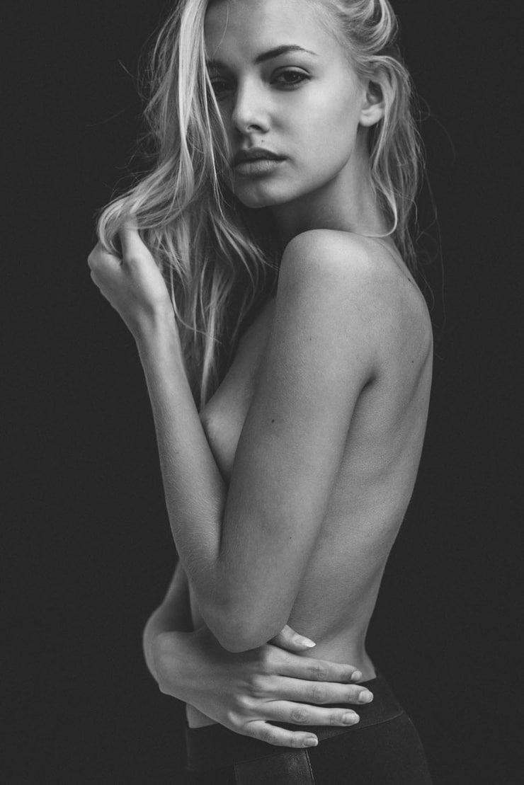 bella oelmann in answer #1357729