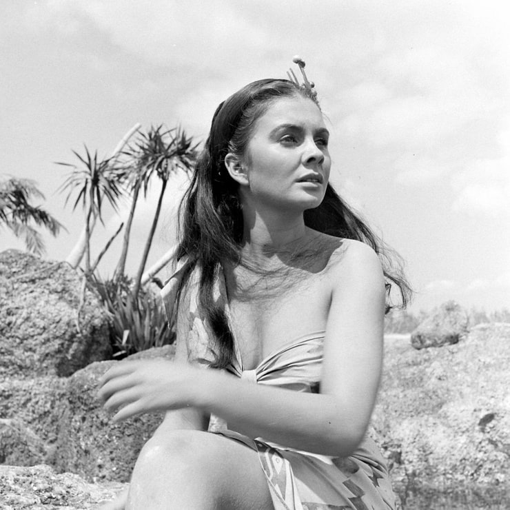 The Blue Lagoon (1949) The Blue Lagoon (1949)