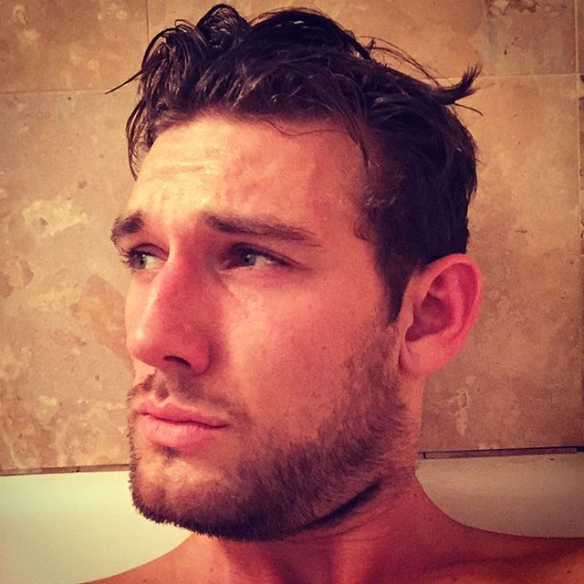 Alex Pettyfer