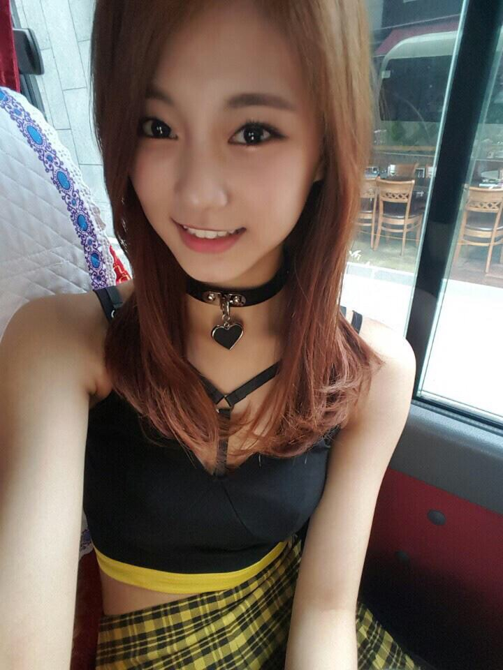 Chou Tzu-yu (Tzuyu) Chou Tzu-yu (Tzuyu)