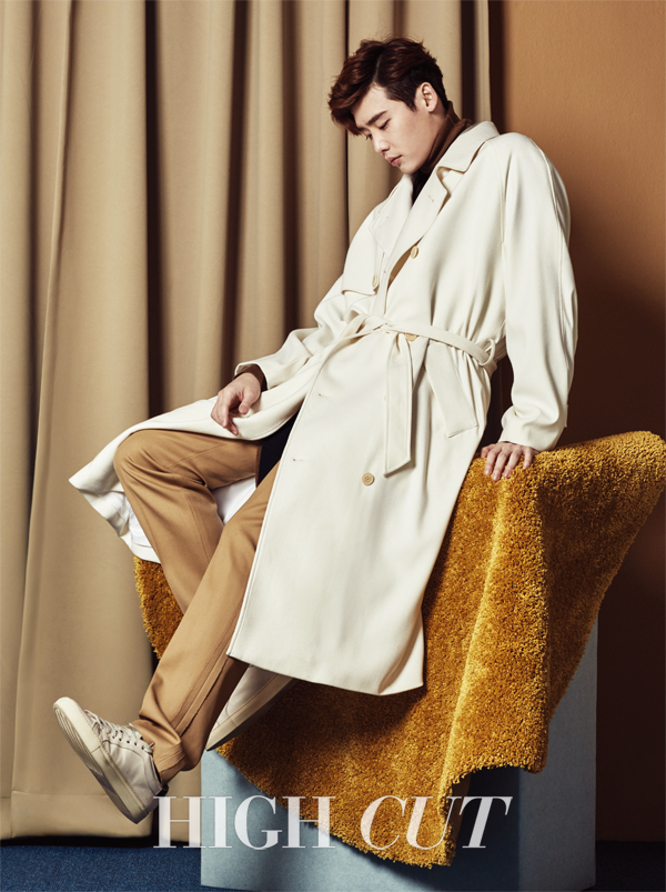 Jong Suk Lee