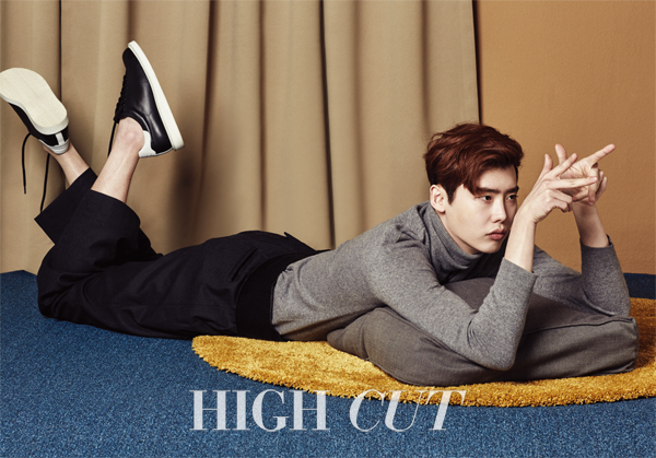 Jong Suk Lee