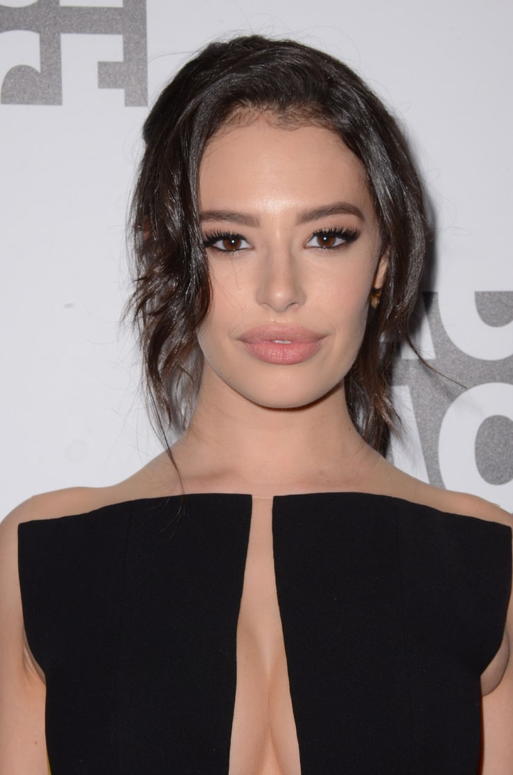 Next photo of Chloe Bridges