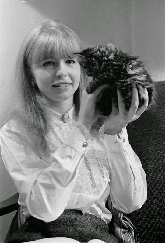 Jane Asher image