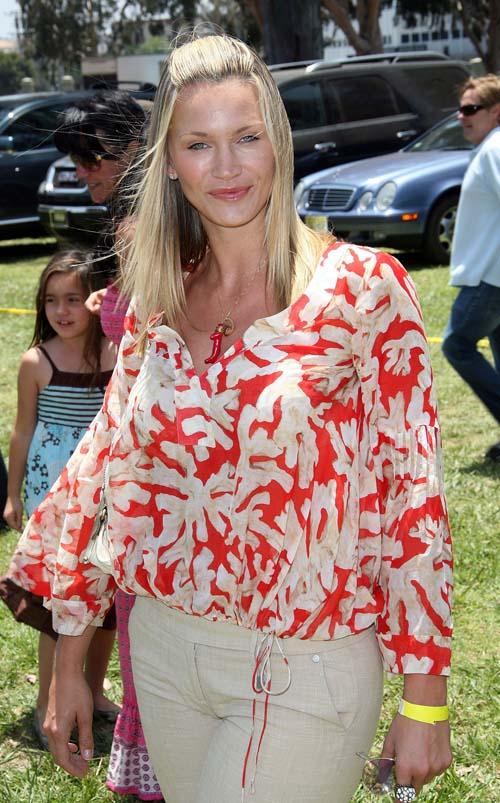 Natasha Henstridge Natasha Henstridge
