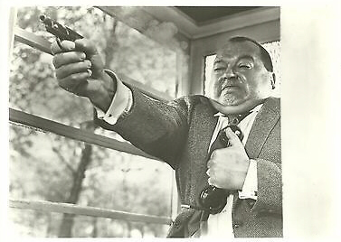 Leon Askin
