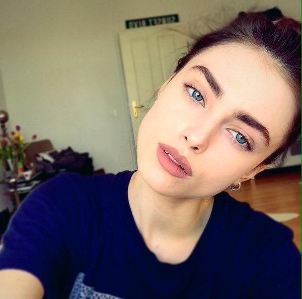 Charleen Weiss Charleen Weiss