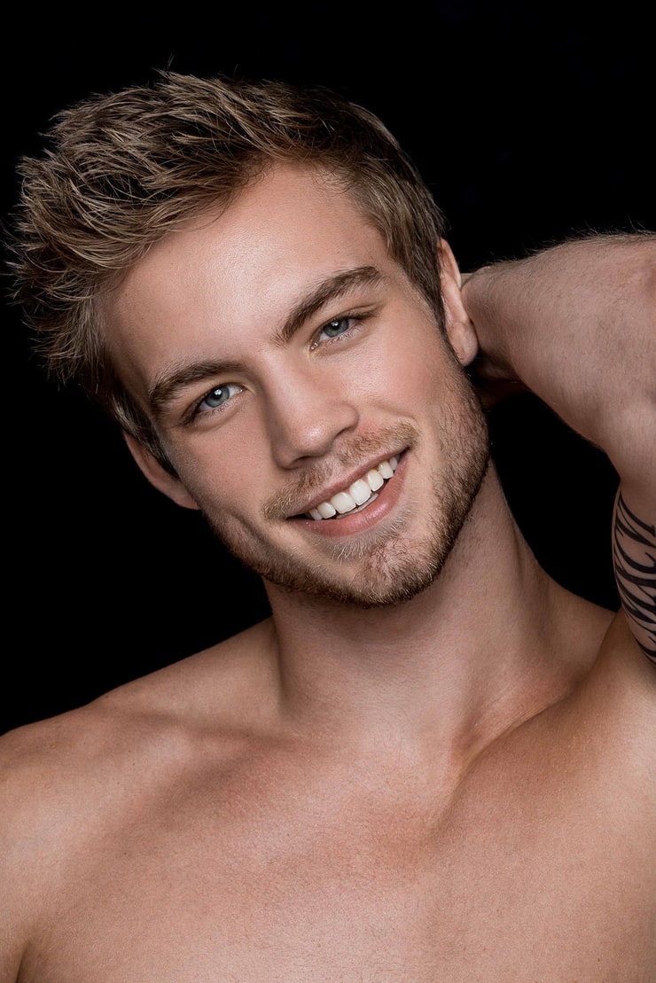 Dustin McNeer