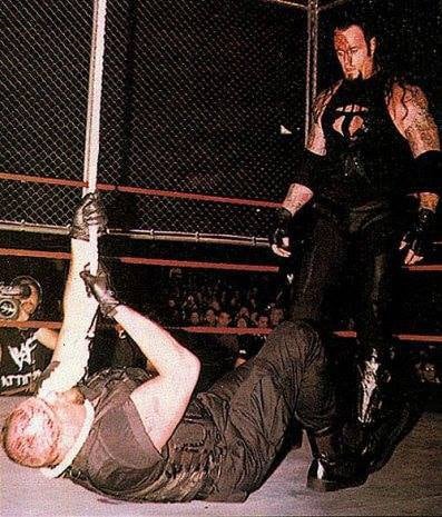 The Undertaker vs. Big Bossman (Wrestlemania 15) .