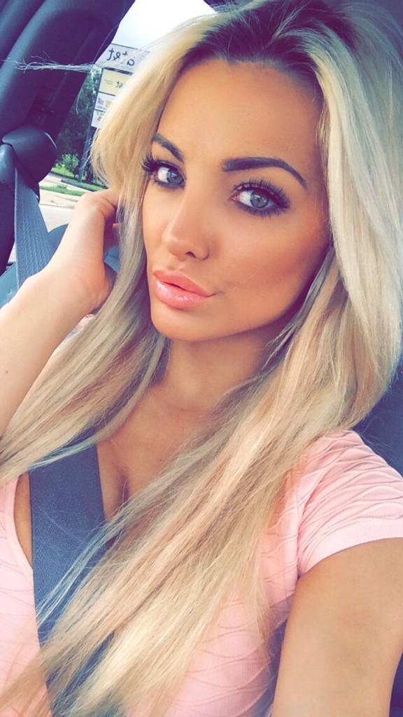 Lindsey Pelas