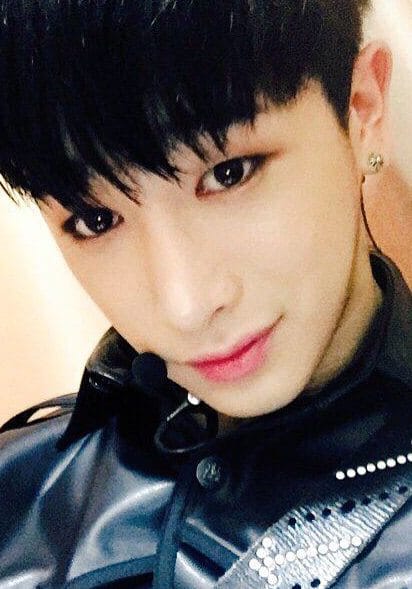 Wonho (MONSTA X)