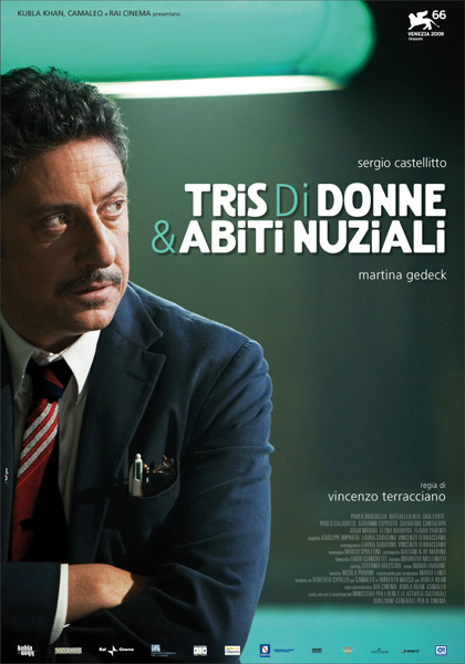 Tris di donne  abiti nuziali
