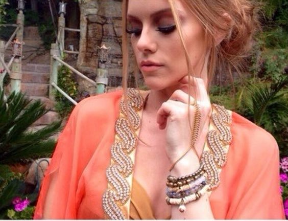 ELLE EVANS