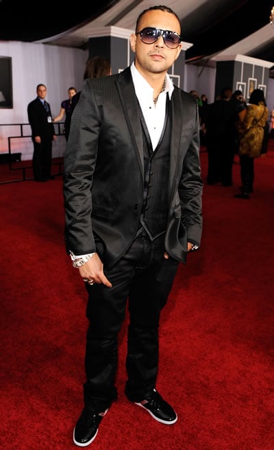 Sean paul. Paul arrives. Шон пол. Шон пол рост. Aaron paul and bryan cranston.