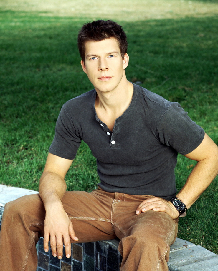 Eric Mabius