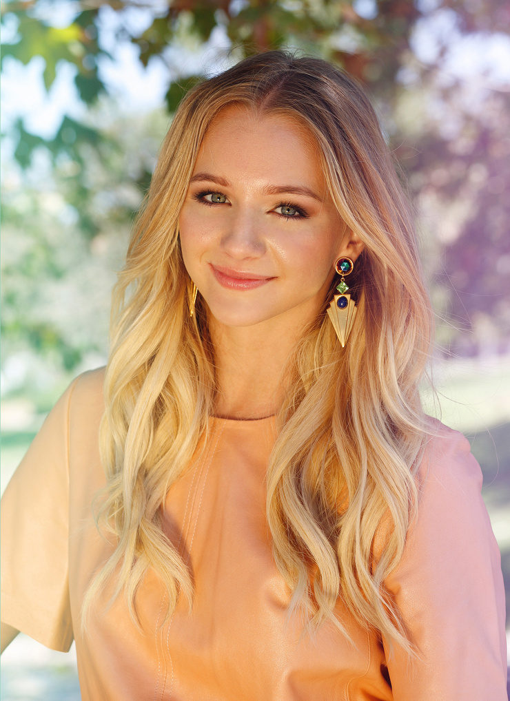 Mollee Gray Mollee Gray