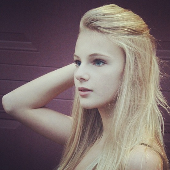 Chloe Vialaret Chloe Vialaret