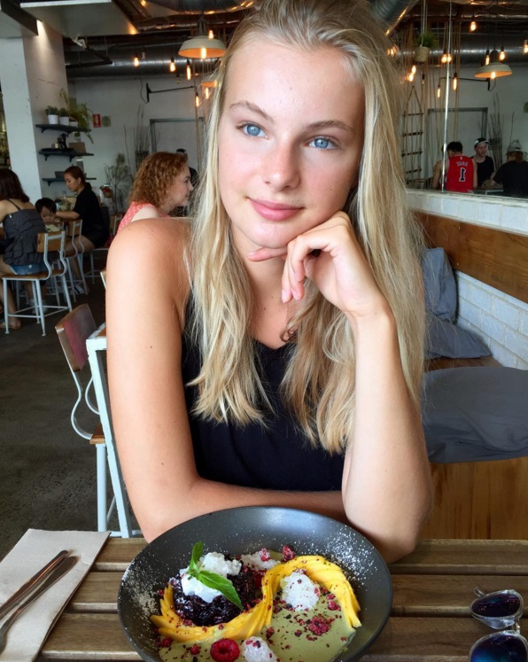 Chloe Vialaret Chloe Vialaret